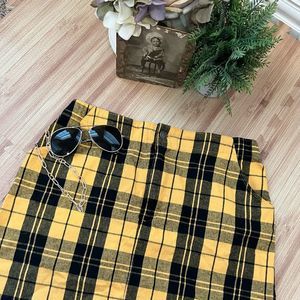COPY - Hollister Women's Plaid Mini Skirt Yellow and Black large clueless prepp…